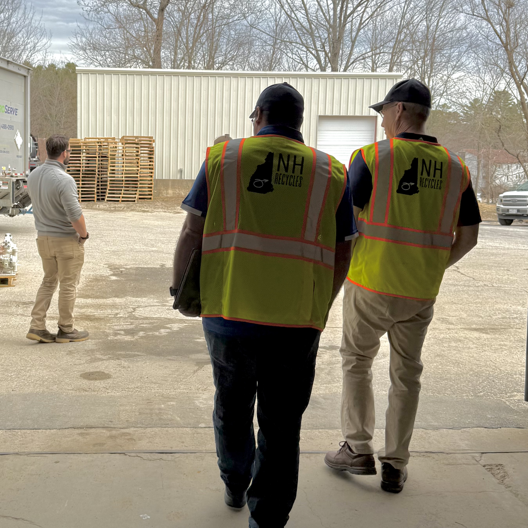 NH Recycles men on a tour